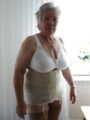 mature grandma nudes pics